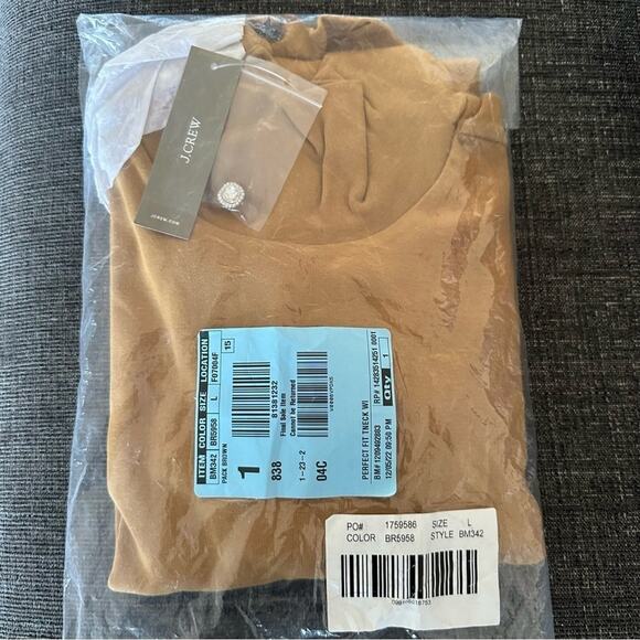 J. Crew Perfect Fit Turtleneck with Jewel Buttons NEW Style BM342 - Picture 2 of 4